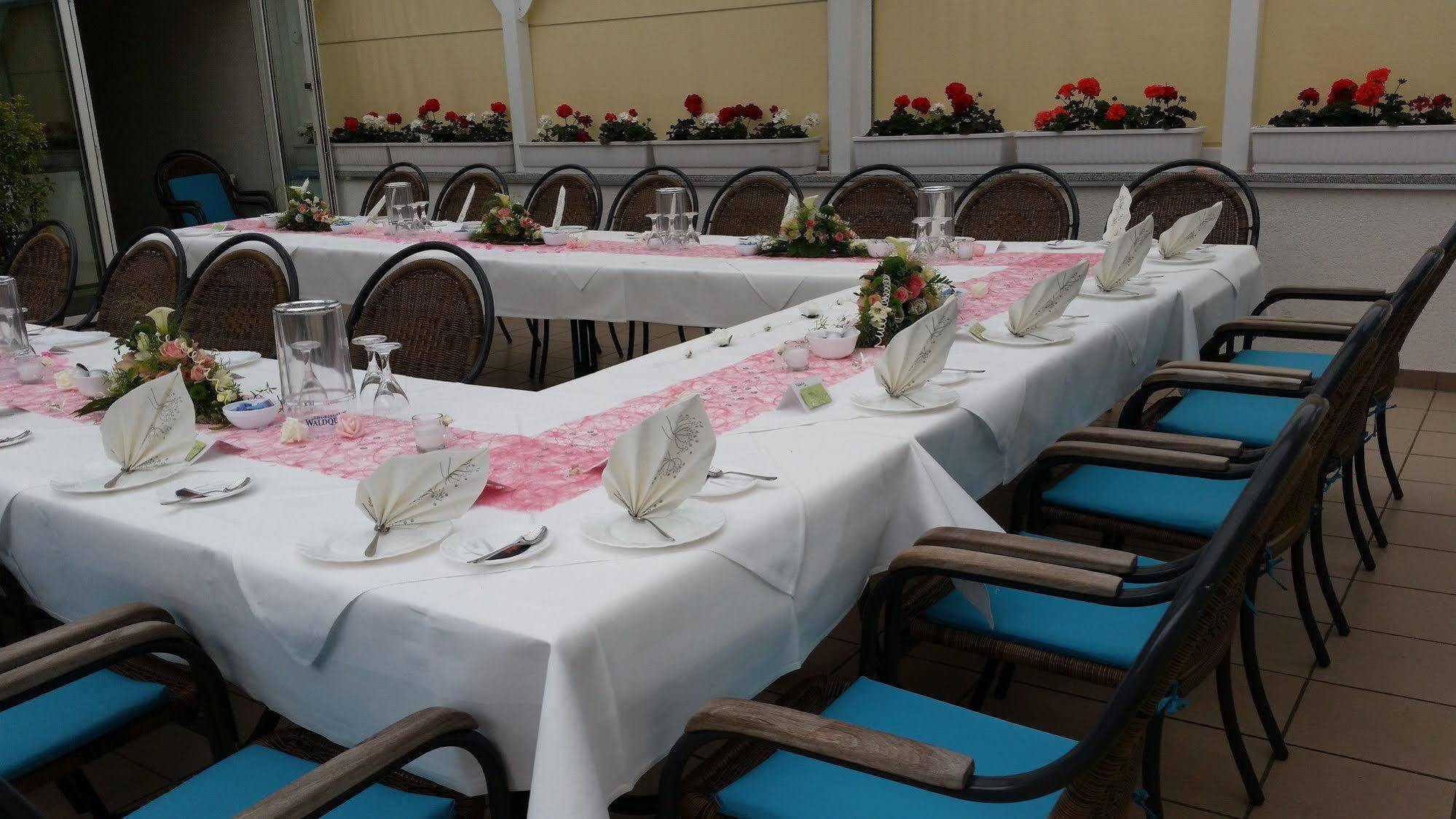 Hotel & Restaurant Park Cafe Isa Ерфурт Екстер'єр фото