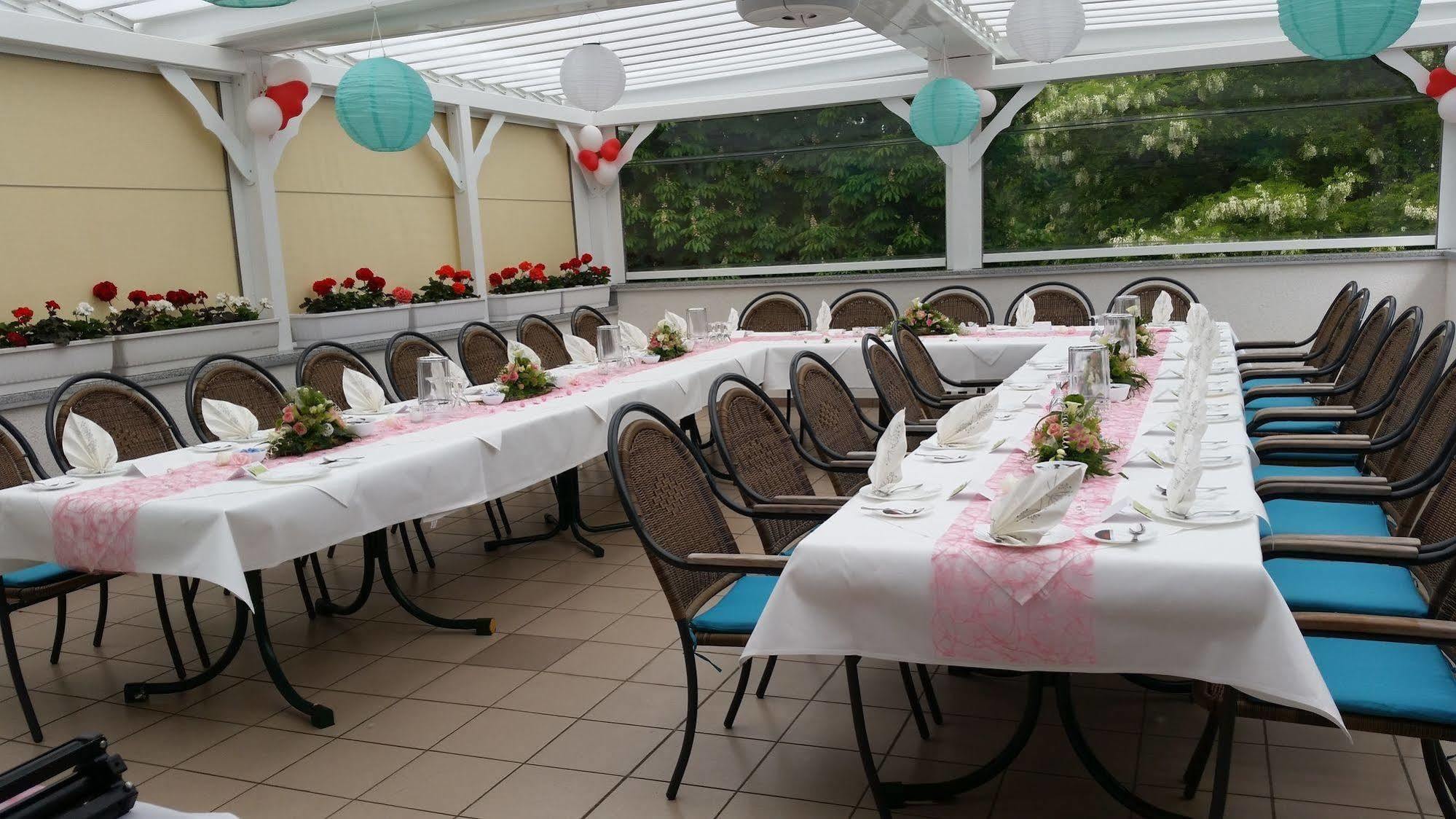 Hotel & Restaurant Park Cafe Isa Ерфурт Екстер'єр фото